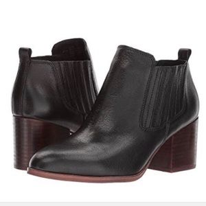 (NWB) Isola Olicia Ankle Boots